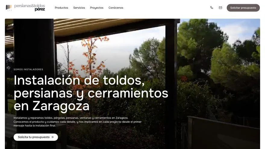 Portada de la web de Persianas y Toldos Pérez, con el titular de instalación de toldos y cerramientos